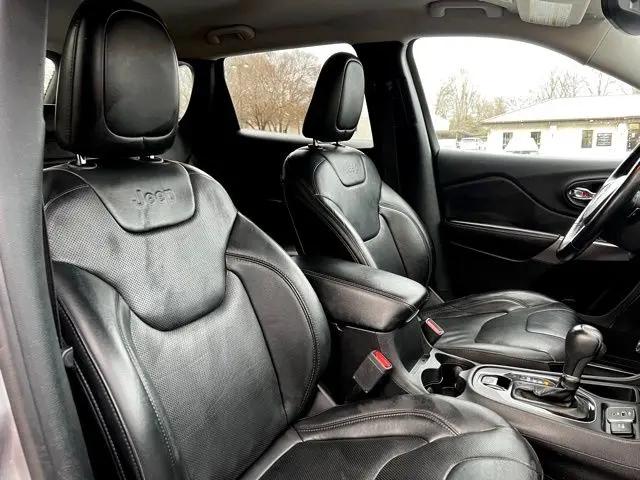 2019 Jeep Cherokee Limited FWD