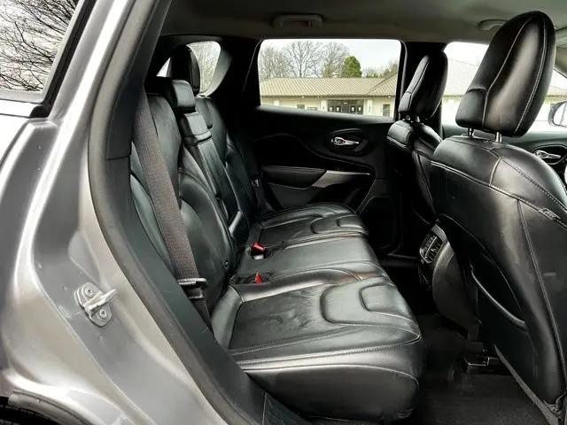 2019 Jeep Cherokee Limited FWD