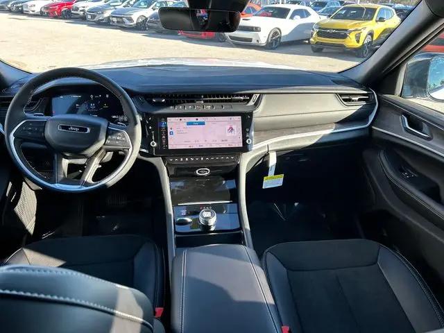 2026 Jeep Grand Cherokee Altitude 4x4