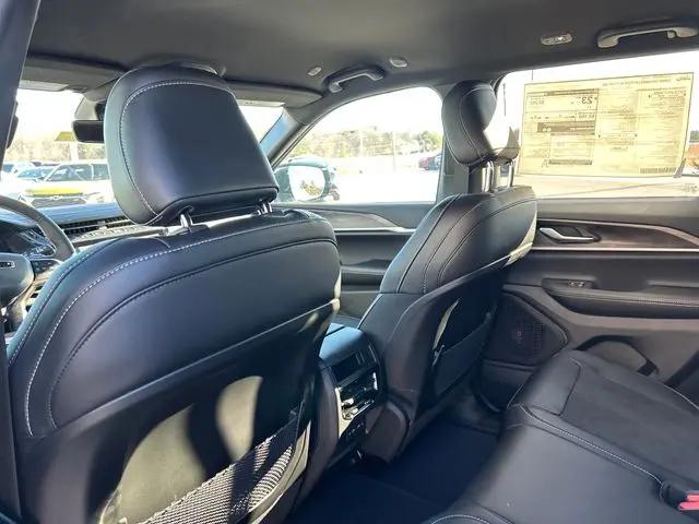 2026 Jeep Grand Cherokee Altitude 4x4