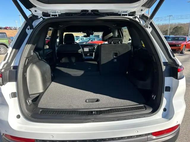 2026 Jeep Grand Cherokee Altitude 4x4