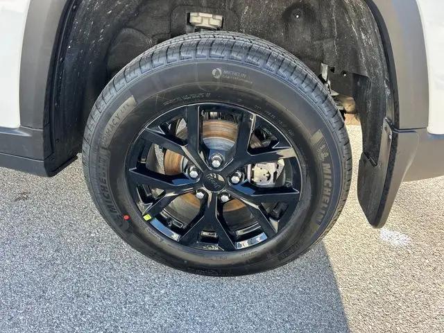 2026 Jeep Grand Cherokee Altitude 4x4