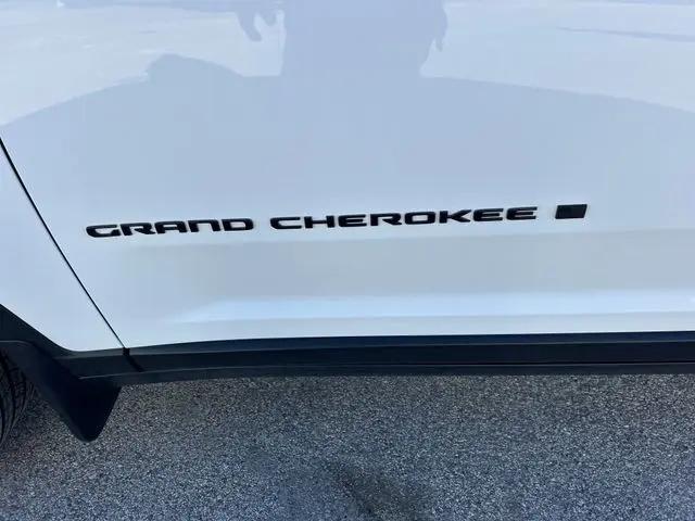 2026 Jeep Grand Cherokee Altitude 4x4