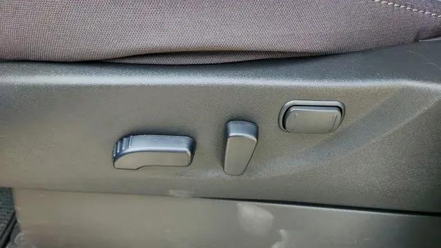 2026 Nissan Frontier Crew Cab Long Bed SV 4x2