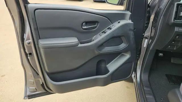2026 Nissan Frontier Crew Cab Long Bed SV 4x2