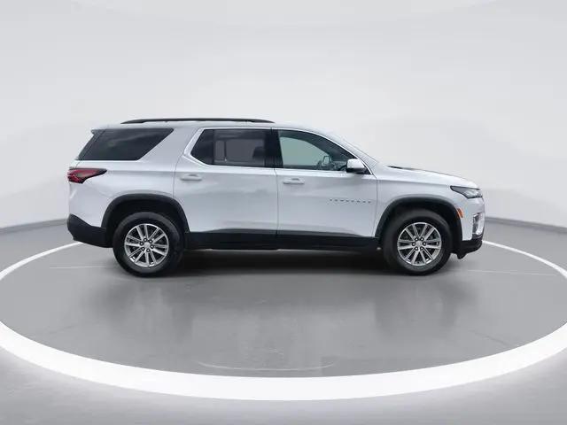 2023 Chevrolet Traverse AWD LT Cloth