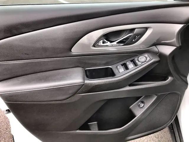 2023 Chevrolet Traverse AWD LT Cloth