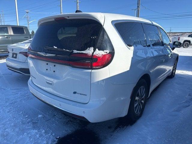 2024 Chrysler Pacifica Hybrid Select