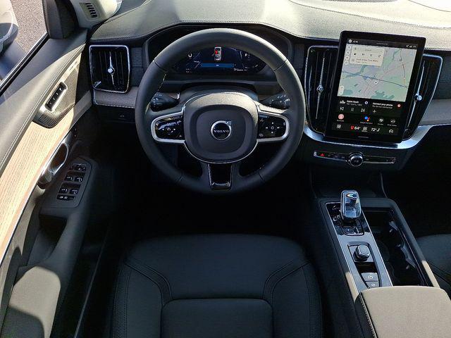2026 Volvo XC90 Plus, B6 AWD Gas (mild hybrid), Gasoline, Bright, 7 Seats
