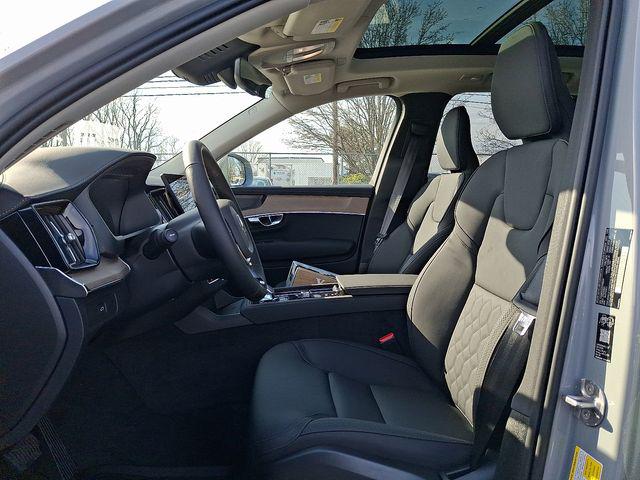 2026 Volvo XC90 Plus, B6 AWD Gas (mild hybrid), Gasoline, Bright, 7 Seats