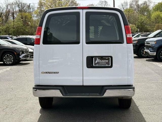 2024 Chevrolet Express Cargo Van RWD 2500 Regular Wheelbase WT