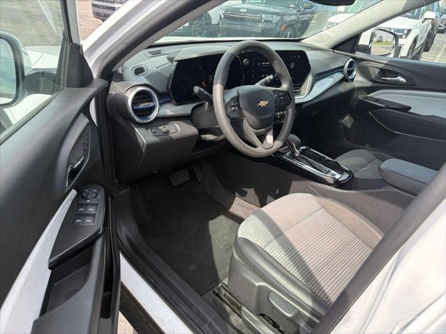 2024 Chevrolet Trax FWD LT