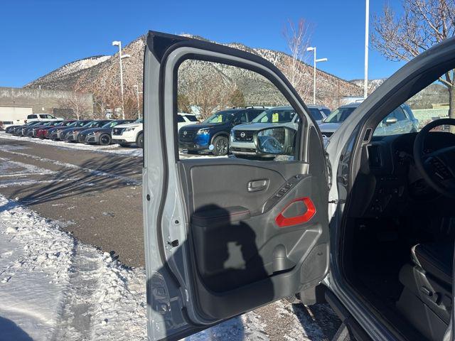 2026 Nissan Frontier Crew Cab PRO-4X 4x4