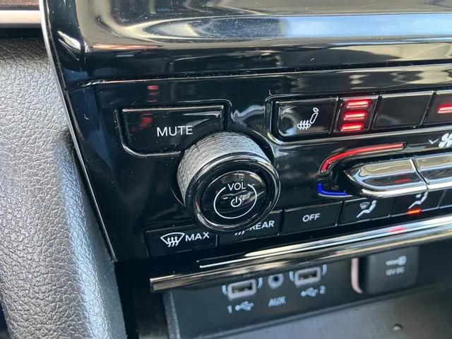 2022 Jeep Grand Cherokee Laredo 4x4