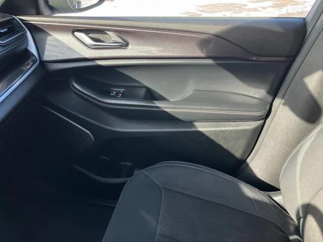 2022 Jeep Grand Cherokee Laredo 4x4