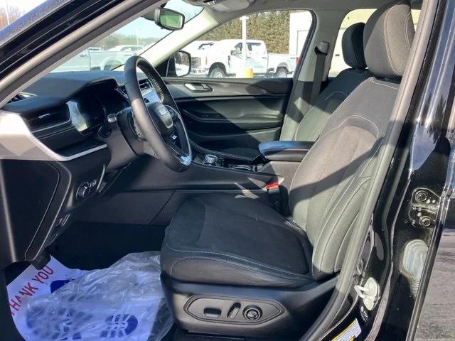 2022 Jeep Grand Cherokee Laredo 4x4