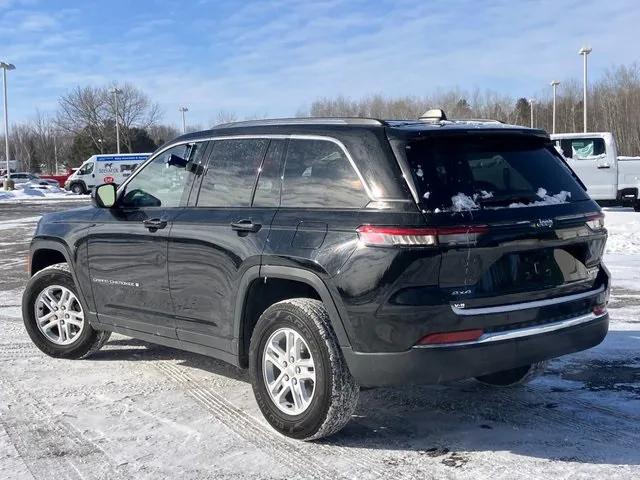 2022 Jeep Grand Cherokee Laredo 4x4