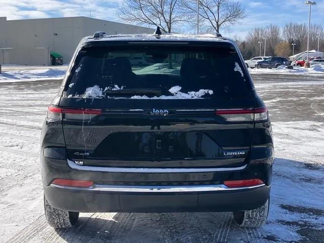 2022 Jeep Grand Cherokee Laredo 4x4