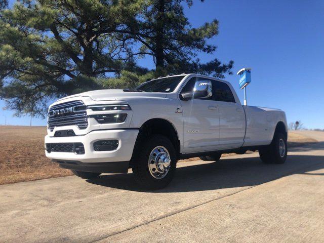 2026 RAM Ram 3500 RAM 3500 LARAMIE CREW CAB 4X4 8 BOX