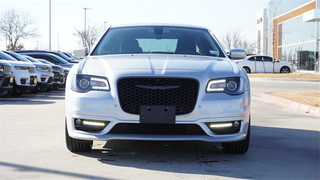 2022 Chrysler 300 Touring L