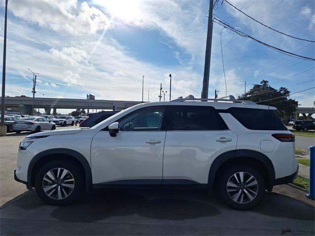 2022 Nissan Pathfinder SL 2WD