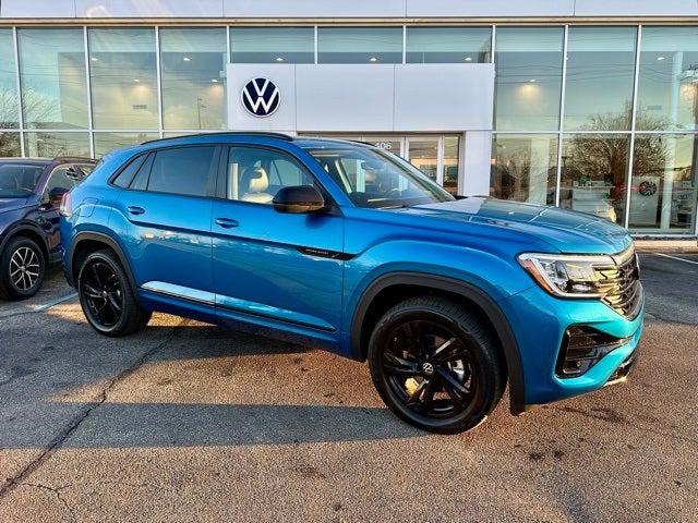 2025 Volkswagen Atlas Cross Sport 2.0T SEL R-Line Black