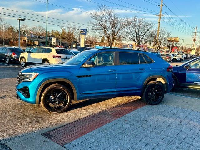2025 Volkswagen Atlas Cross Sport 2.0T SEL R-Line Black