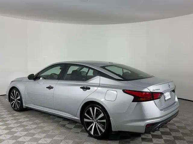2021 Nissan Altima SR FWD