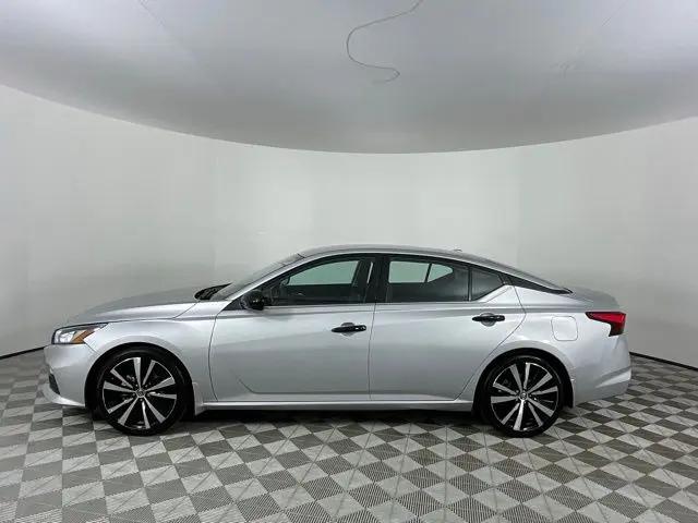 2021 Nissan Altima SR FWD