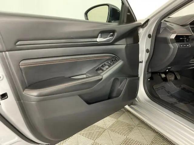2021 Nissan Altima SR FWD