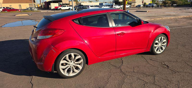 2013 Hyundai Veloster Base w/Black