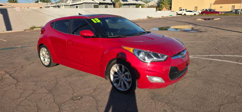 2013 Hyundai Veloster Base w/Black