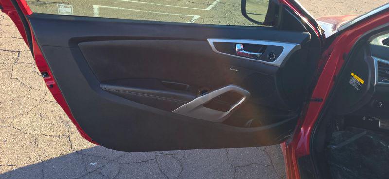 2013 Hyundai Veloster Base w/Black
