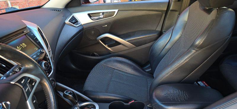2013 Hyundai Veloster Base w/Black