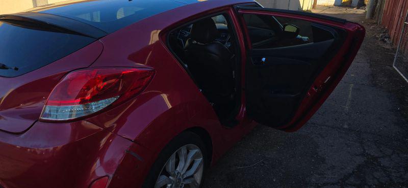 2013 Hyundai Veloster Base w/Black