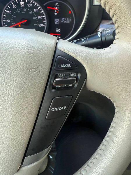 2015 Nissan Quest SV