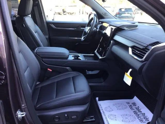 2026 GMC Acadia Elevation FWD