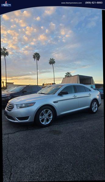 2015 Ford Taurus SE