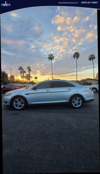 2015 Ford Taurus SE