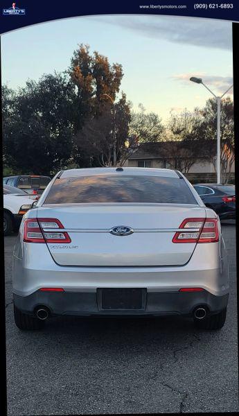2015 Ford Taurus SE