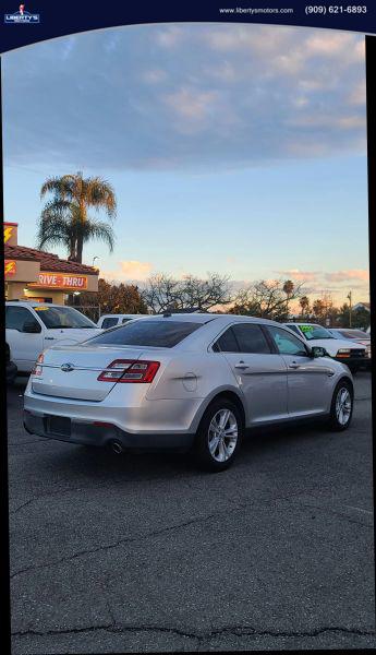 2015 Ford Taurus SE
