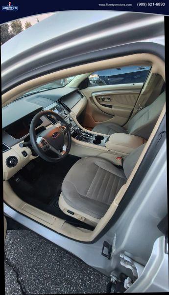 2015 Ford Taurus SE