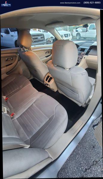 2015 Ford Taurus SE