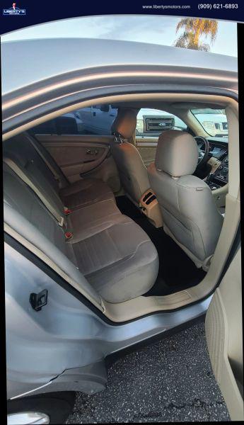 2015 Ford Taurus SE
