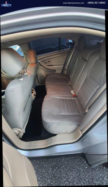 2015 Ford Taurus SE