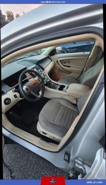 2015 Ford Taurus SE