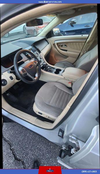 2015 Ford Taurus SE