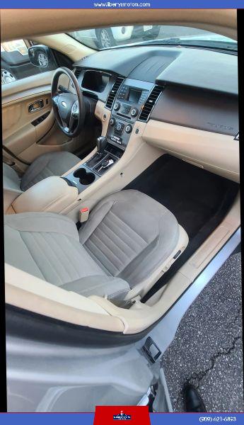 2015 Ford Taurus SE