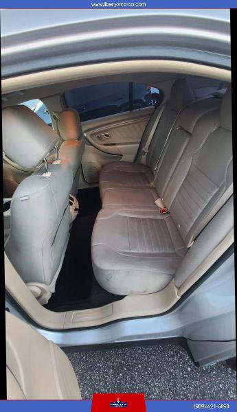2015 Ford Taurus SE