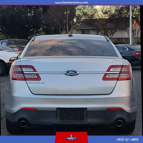 2015 Ford Taurus SE
